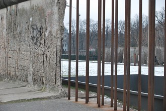 Stahlrohre und Mauersegmente Gedenkstätte Berliner Mauer DDR, Berliner Mauer, Gedenkstätte, Grenzanlage, Nordbahnhof, Kapelle Berlin Pictures