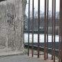 Stahlrohre und Mauersegmente Gedenkstätte Berliner Mauer Gedenkstätte Berliner Mauer Berliner Mauer, Gedenkstätte, DDR, Kapelle, Nordbahnhof, Grenzanlage Berlin Pictures