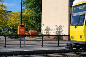 Straßenbahnhaltestelle M4 Buschallee Pankow, Straßenbahn, ÖV, Graffiti, Sprüherei, ÖVN, Berlin, Tram, Öffentlicher Nahverkehr, Weißensee Berlin Pictures