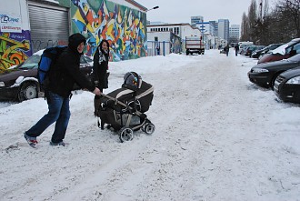 Familie mit Kinderwaagen Berliner Winter Familie, Schnee, Winter Berlin Pictures