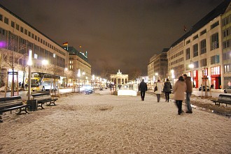 Berlin Mitte Unter den Linden an einem Winterabend Berlin Mitte, Winter, Schnee, Unter den Linden, Nacht Berlin Pictures