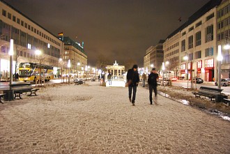 Berlin Mitte Unter den Linden an einem Winterabend Berlin Mitte, Schnee, Unter den Linden, Nacht, Winter Berlin Pictures